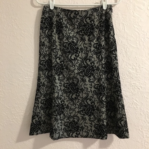Patterned wool skirt - Picture 2 of 4